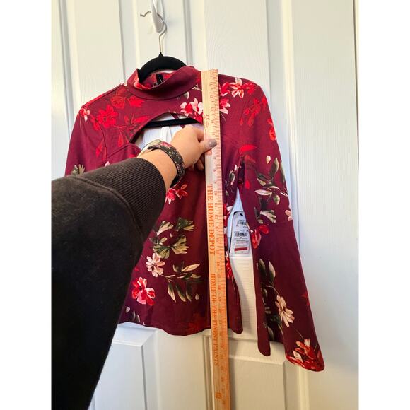 GUESS Floral Mock Neck Cutout Top Long Sleeve Stretch Burgundy Red Size M - Picture 3 of 12